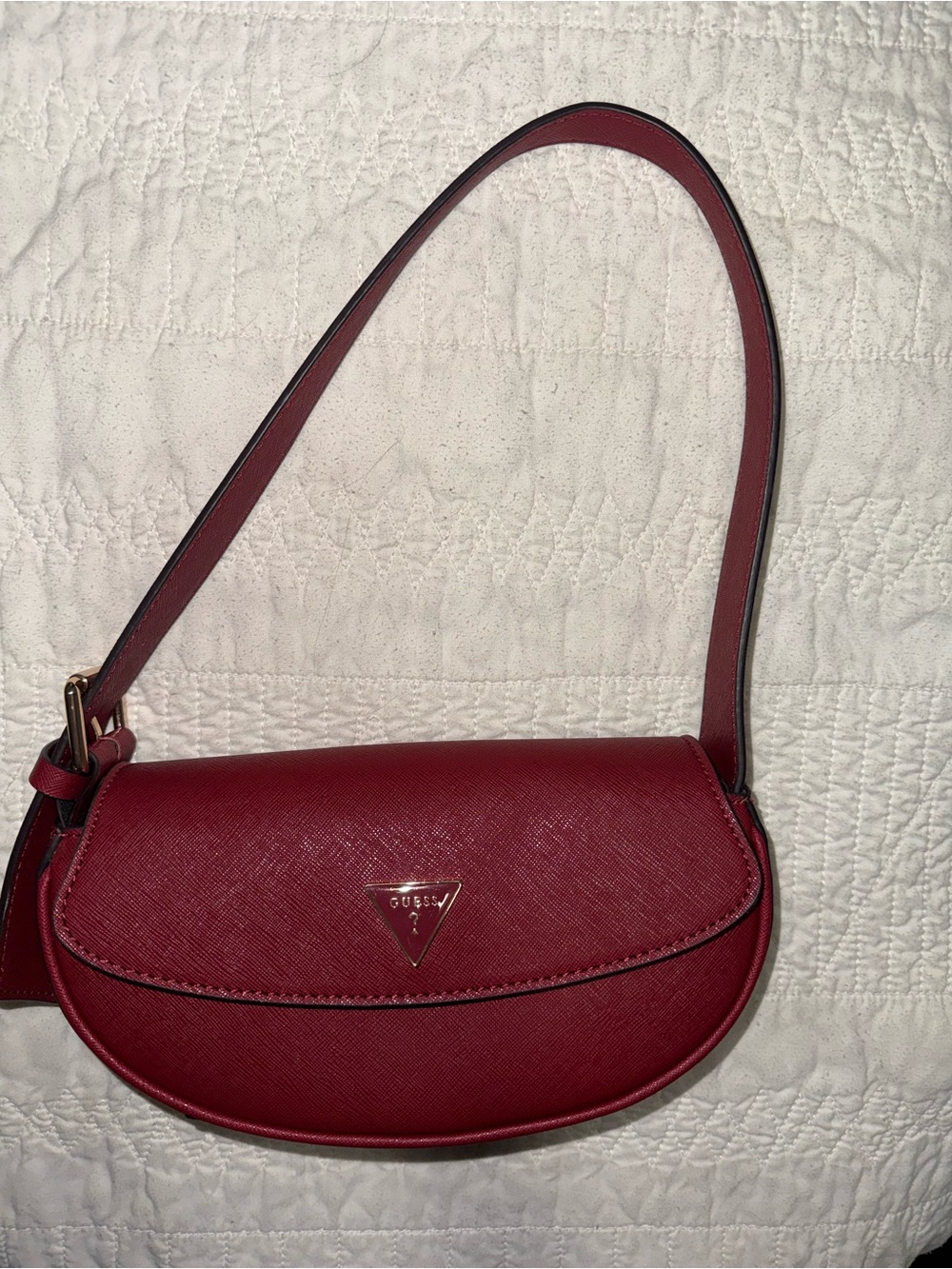 GUESS Red Shoulder Bag with Triangular Logo - Picture 4 of 5